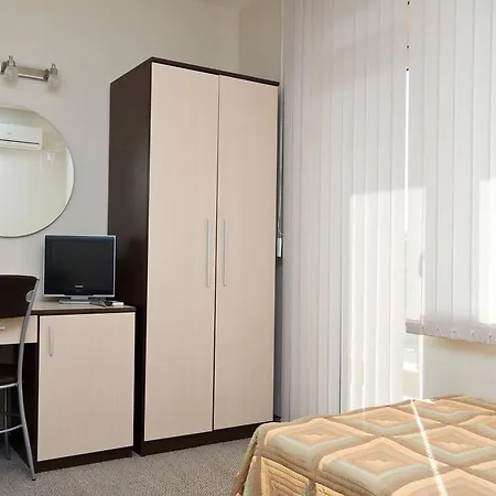 Zora Hotel 3*