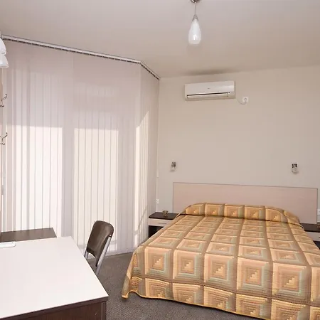 Hotel Zora 3*