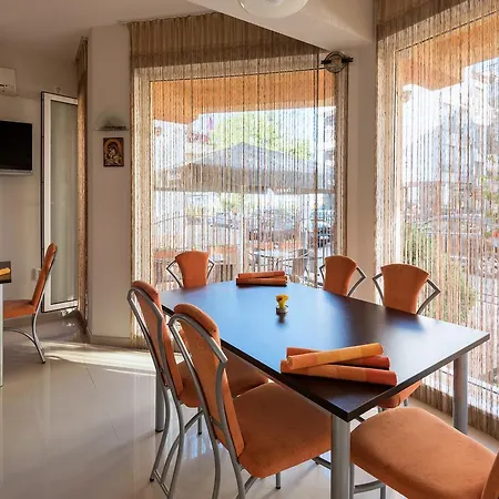 Zora Hotel Tsarevo